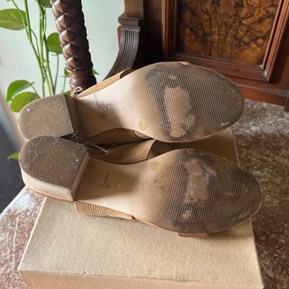 Ladies Lucky Brand block heel sandals  sz 10 - Picture 3 of 4
